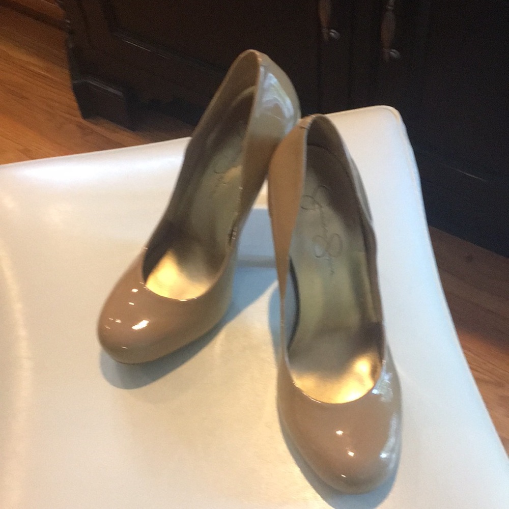 Nude Pumps. Jessica Simpson